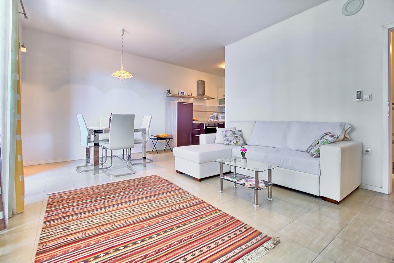 אומאג Summertime House With Apartment מראה חיצוני תמונה