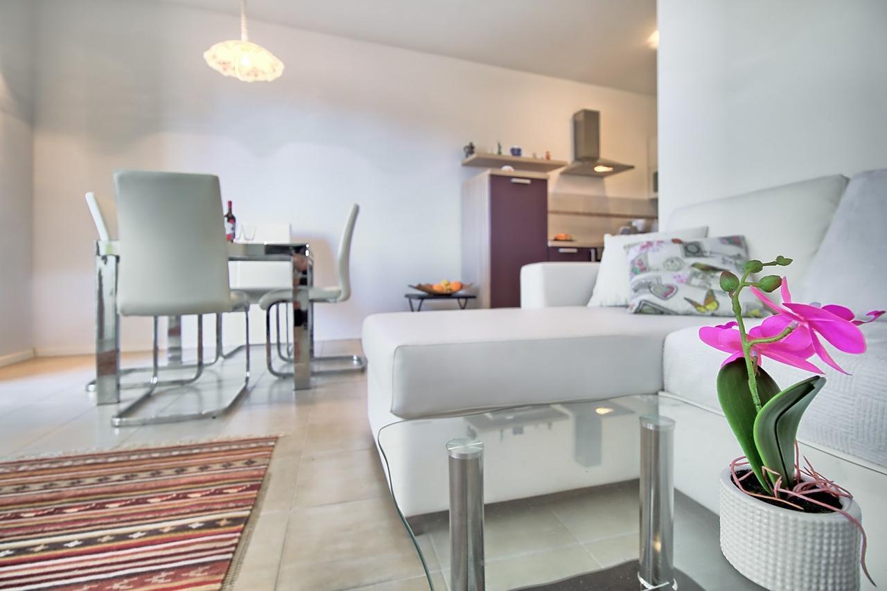 אומאג Summertime House With Apartment מראה חיצוני תמונה