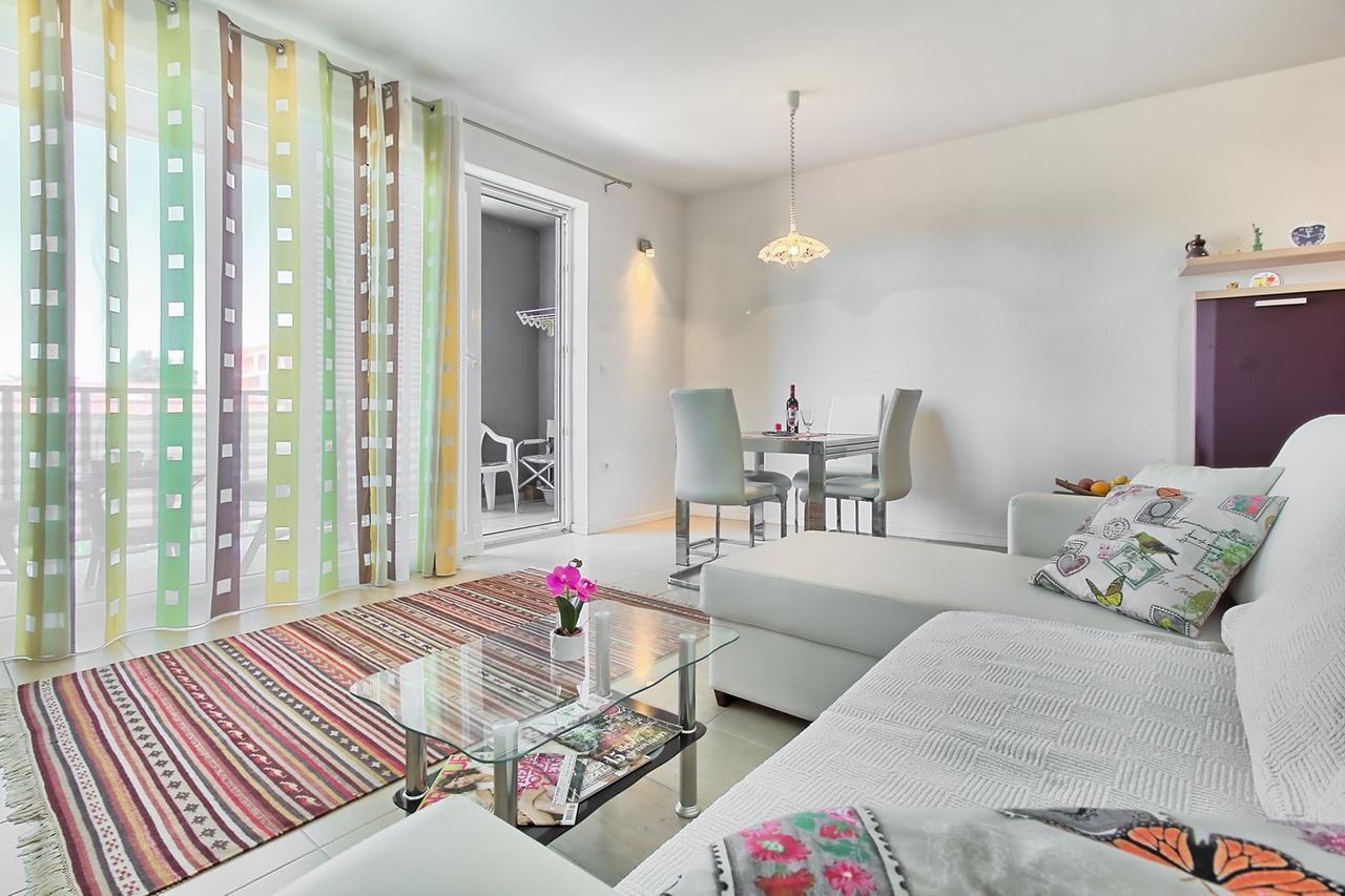אומאג Summertime House With Apartment מראה חיצוני תמונה