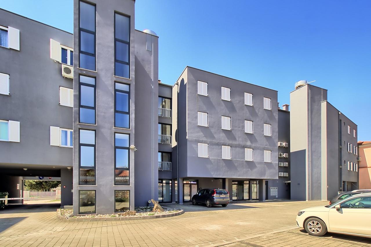 אומאג Summertime House With Apartment מראה חיצוני תמונה